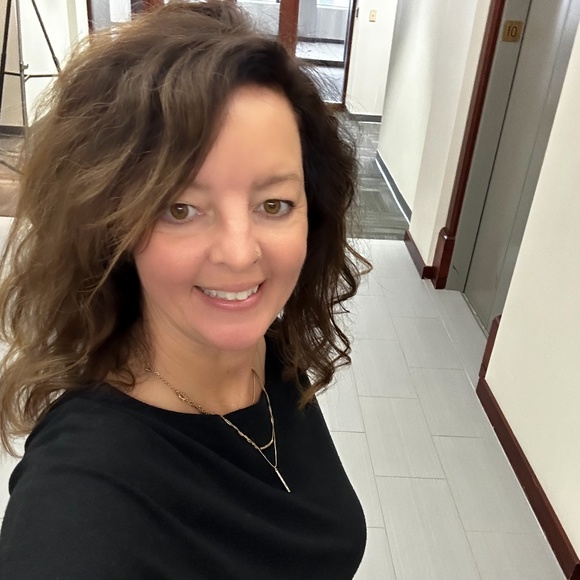 Meet your Posher, Heather - Picture 2 of 3